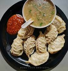 momos-soup