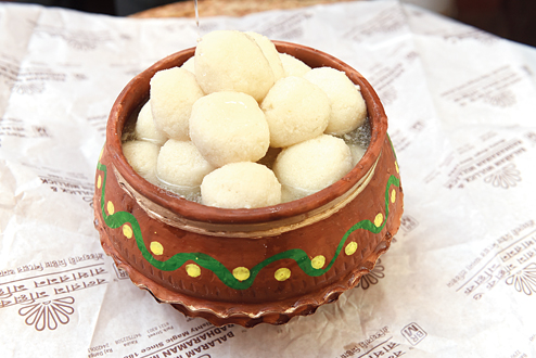 Rasgulla-in-earthen-pot