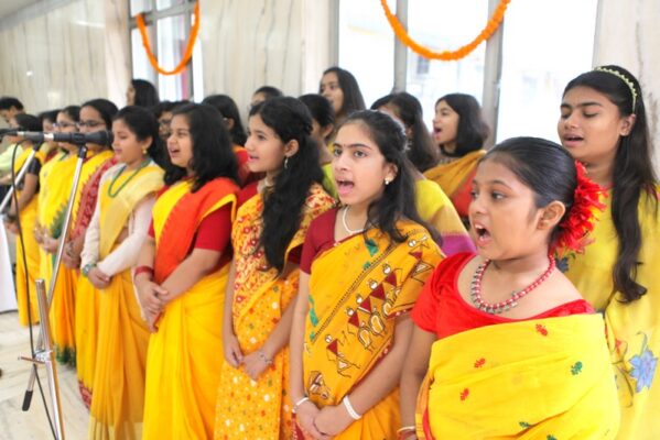 children-in-saree