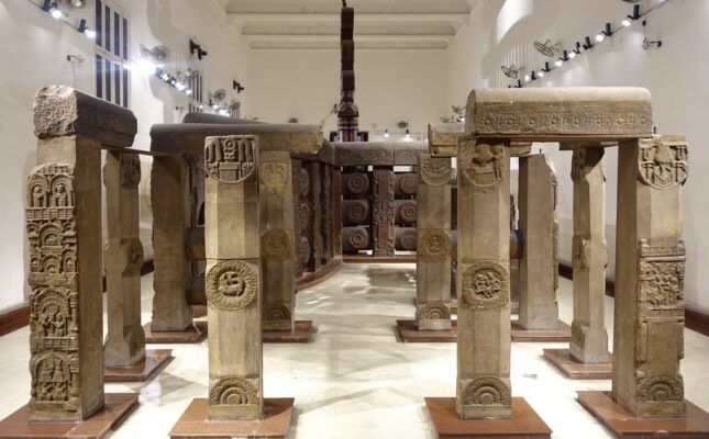 pillars-at-Calcutta-Indian-Museum